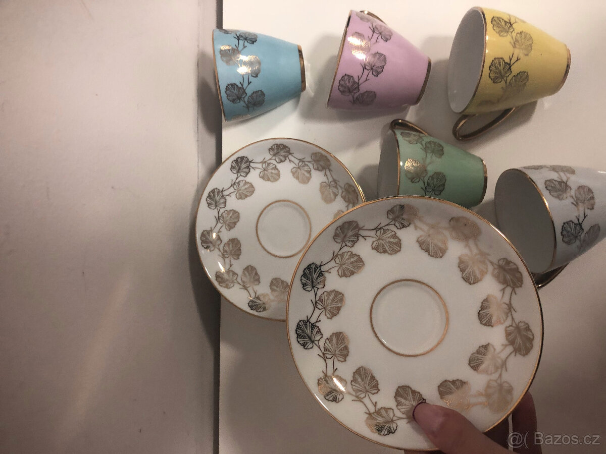 sada 6 hrnečků a talířků - 7