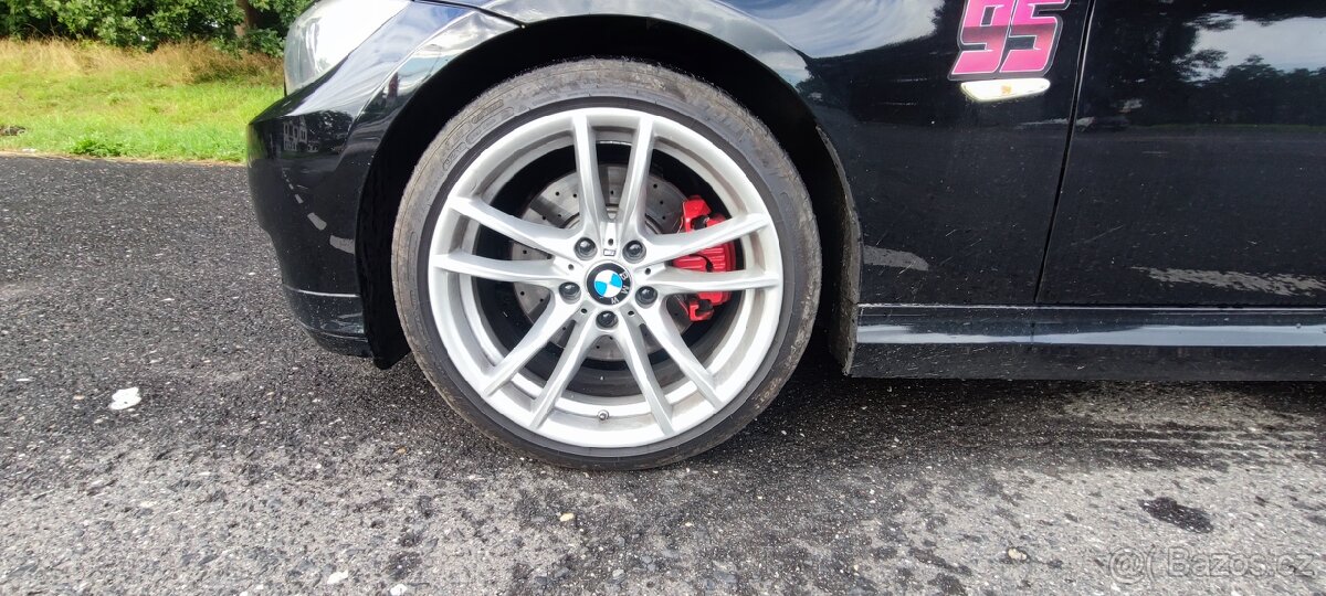 BMW e91 330i top výbava - 7