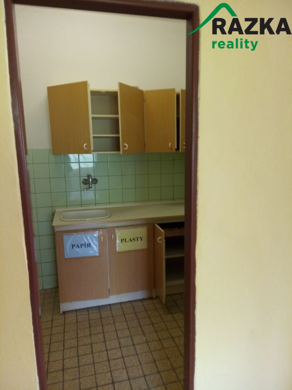 Pronájem nebytových prostor - bytové družstvo... - 7