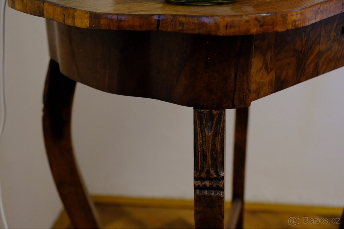 Starožitný stolek - 7
