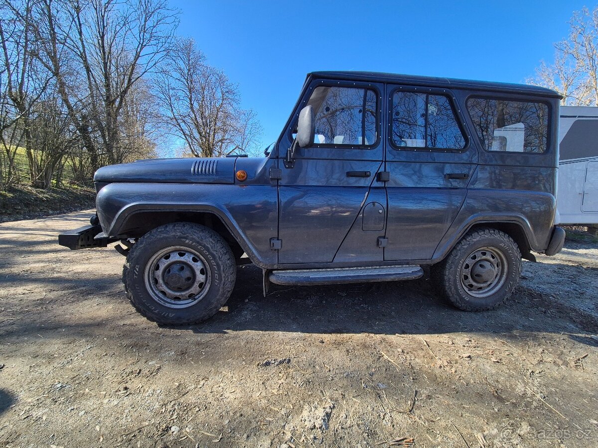 UAZ HUNTER - 7
