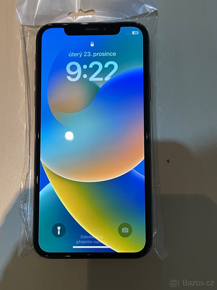 Prodám IPhone X - 7