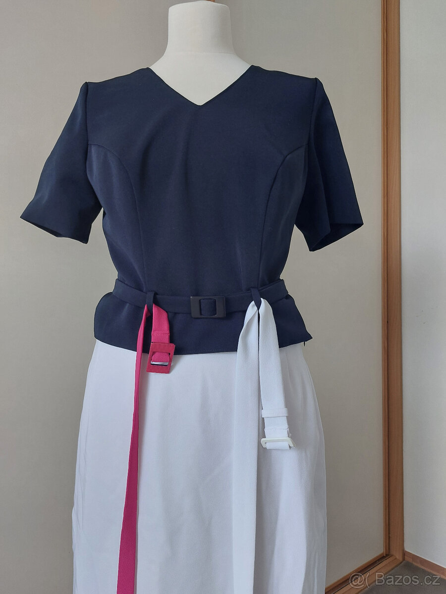 Společenské šaty a kostýmy (7 ks) - 7