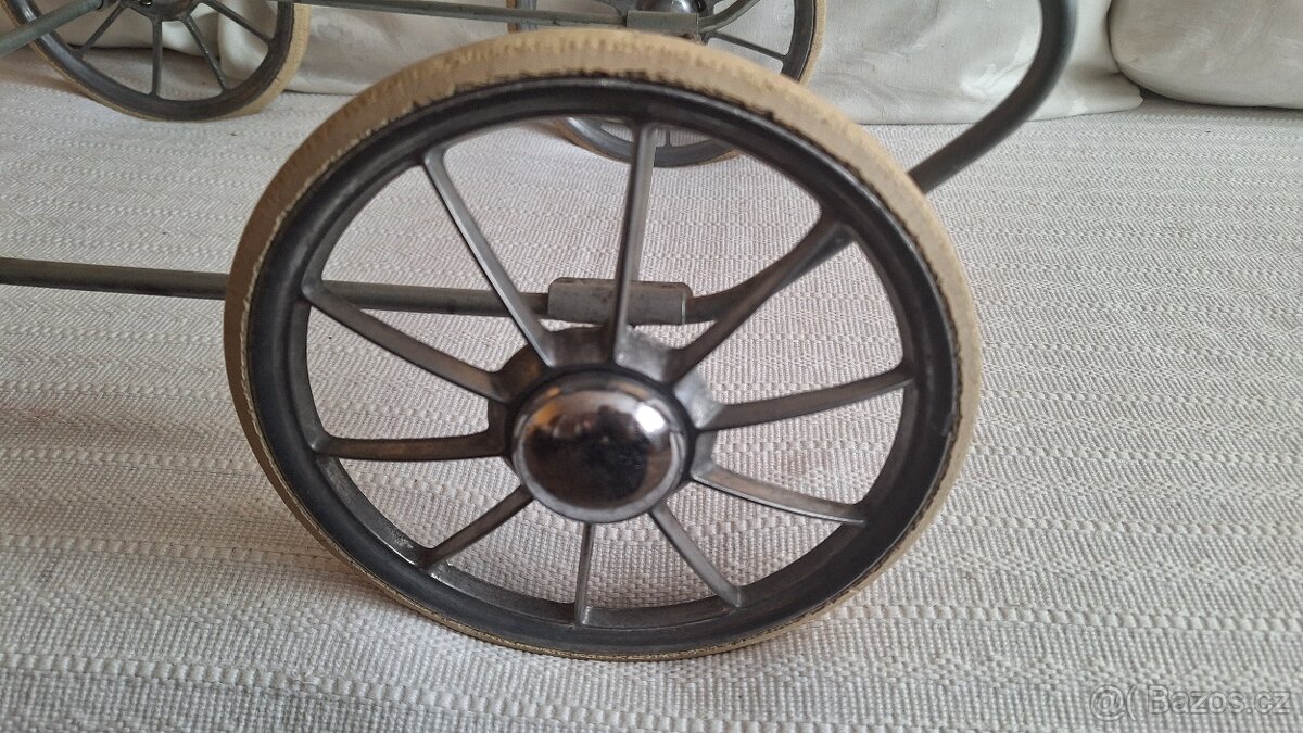 Retro kočárek pro panenky atypický - 7