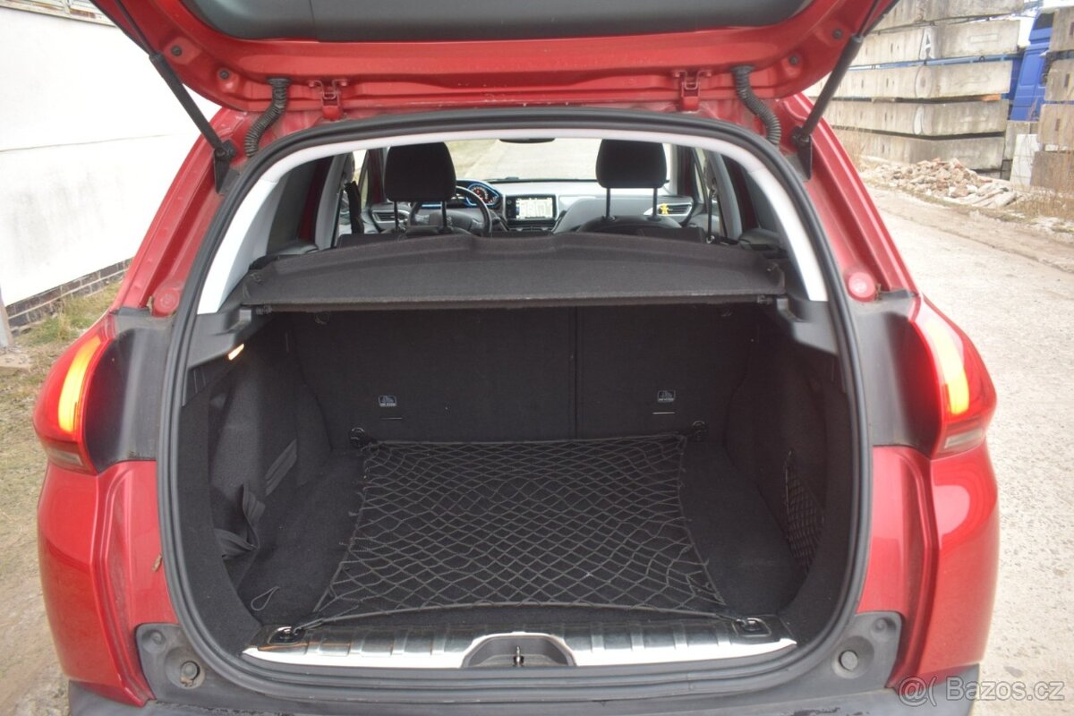 Peugeot 2008 1.2 PureTech ALLURE/VÝBAVA/MAN - 7