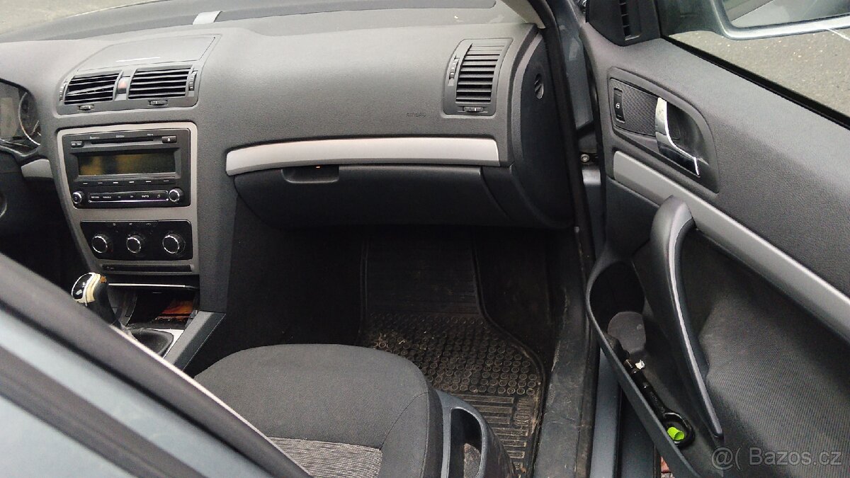 Škoda Octavia 2- 2012 2.0L 400000km - 7