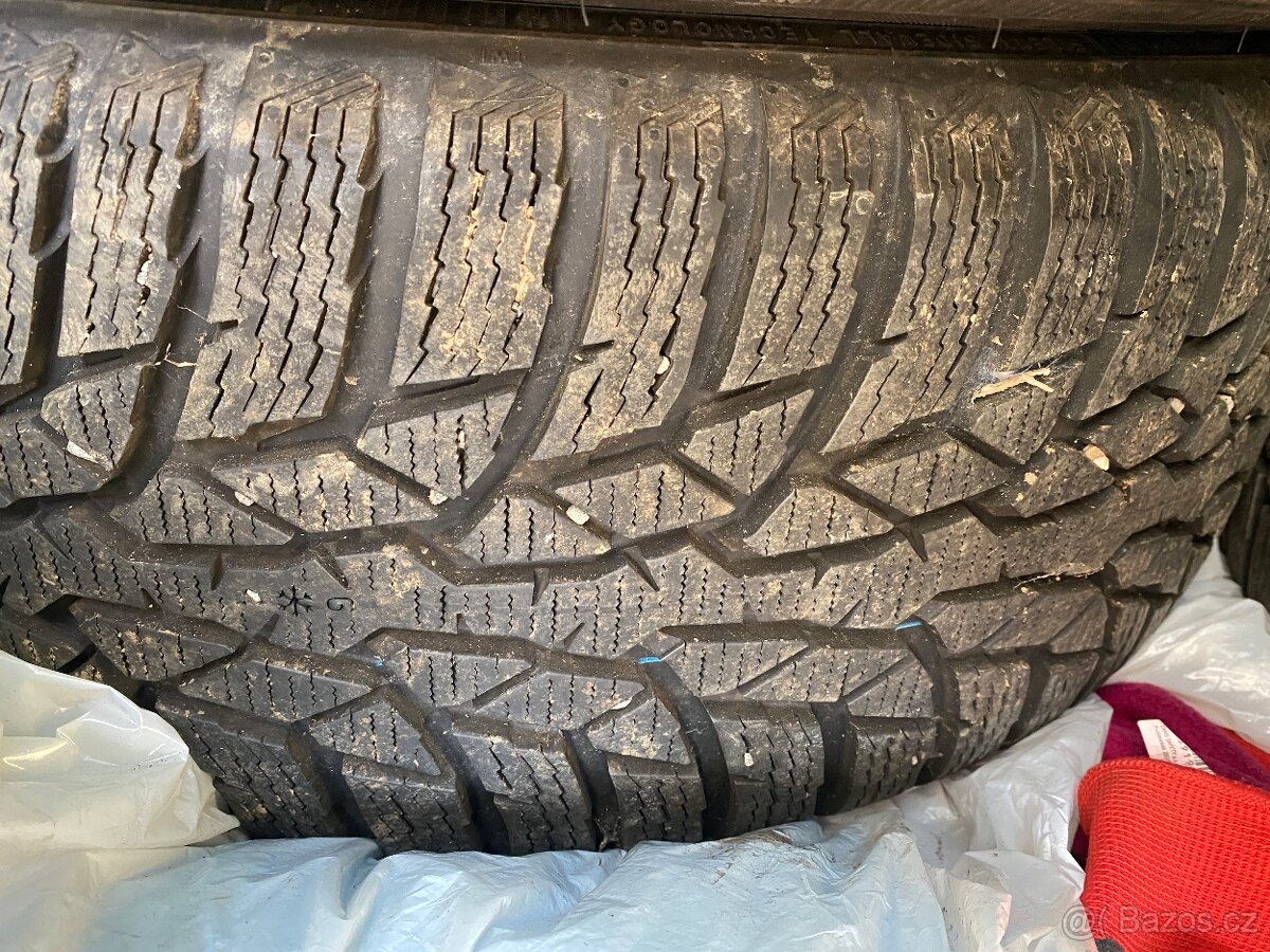 Plechové disky 16” 5x114,3 a zimní pneu 215/60/R16 - 7