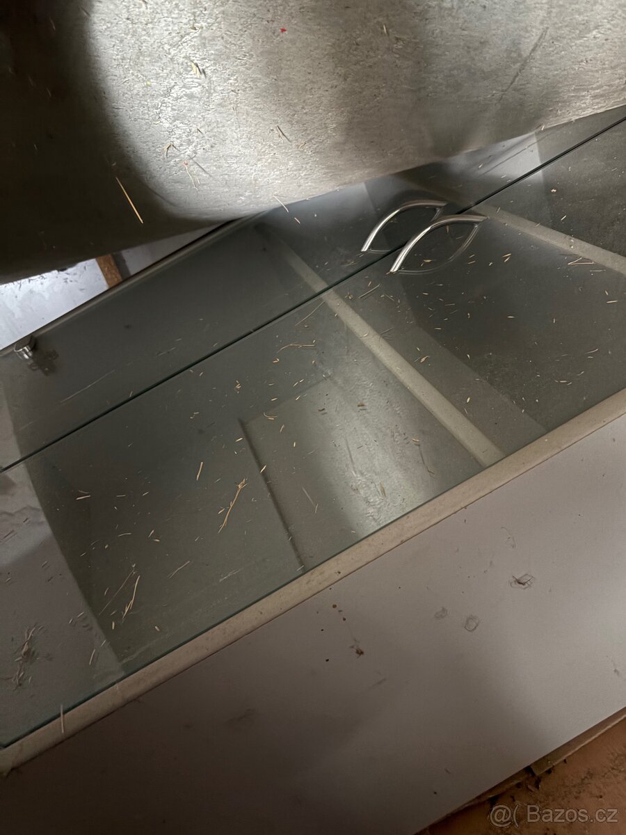 Kancelářský nábytek - 7