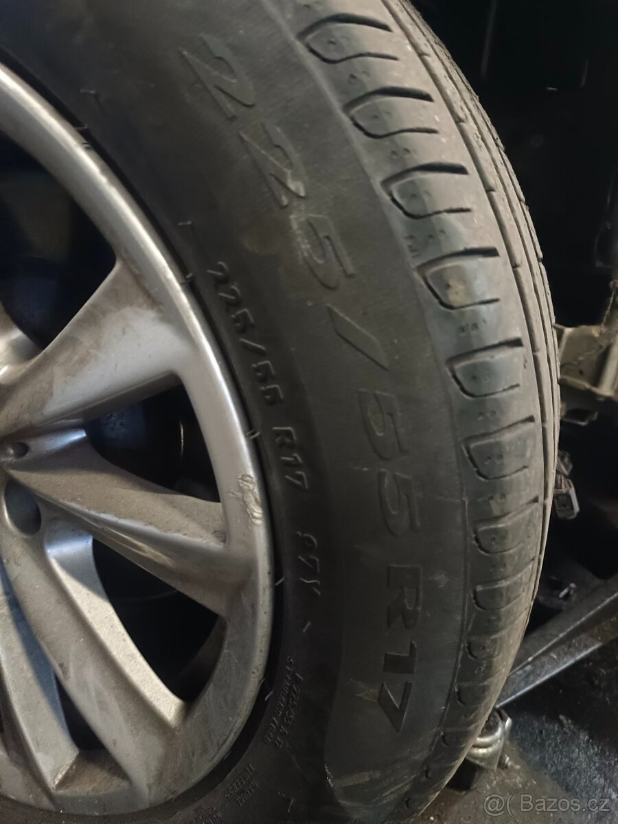 BMW kola F10 F11 pneu Pirelli Cinturato 225/55 R17 - 7