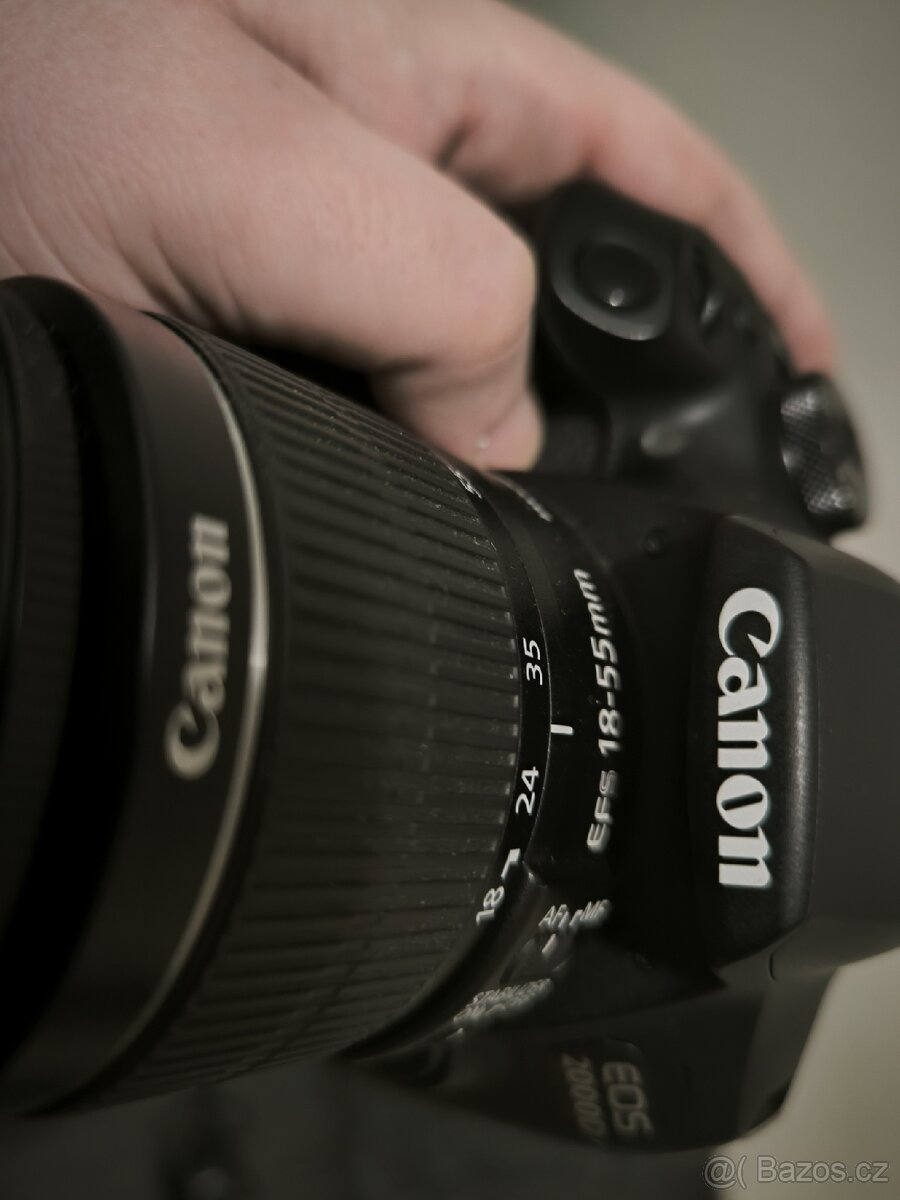 Canon EOS 2000D - 7