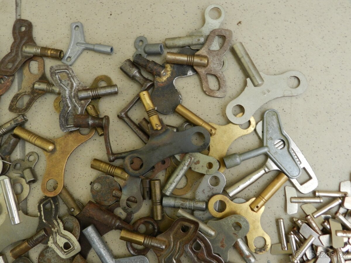 KLÍČKY 111 KUSŮ - 7