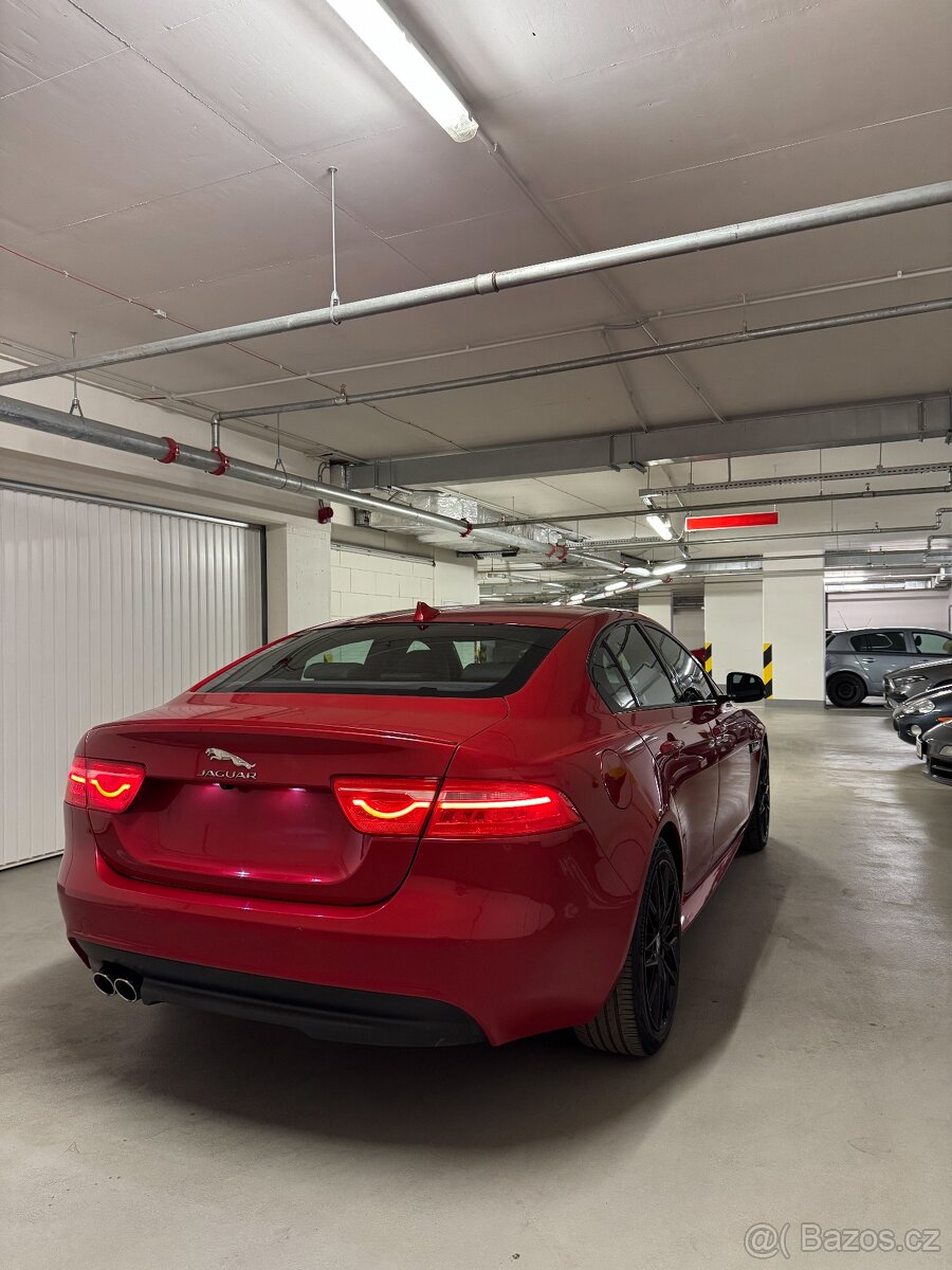 Jaguar XE 2.0D 4x4 R-SPORT DYNAMIC - 7