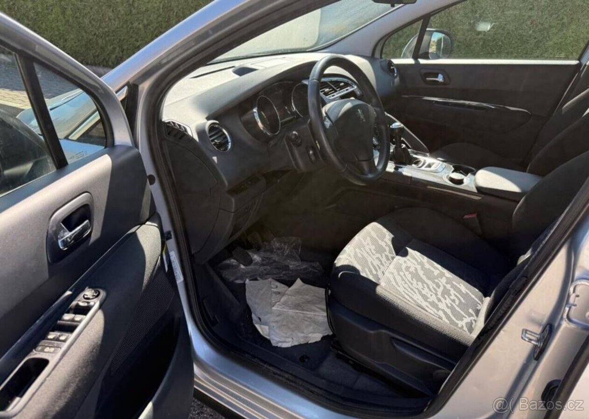 Peugeot 3008 1,6 HDi jízdní režimy klima nafta - 7