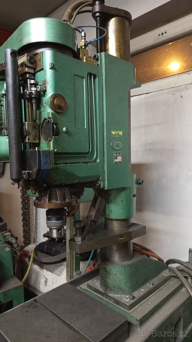 CHIRON – průmyslová sloupová vrtačka - 7