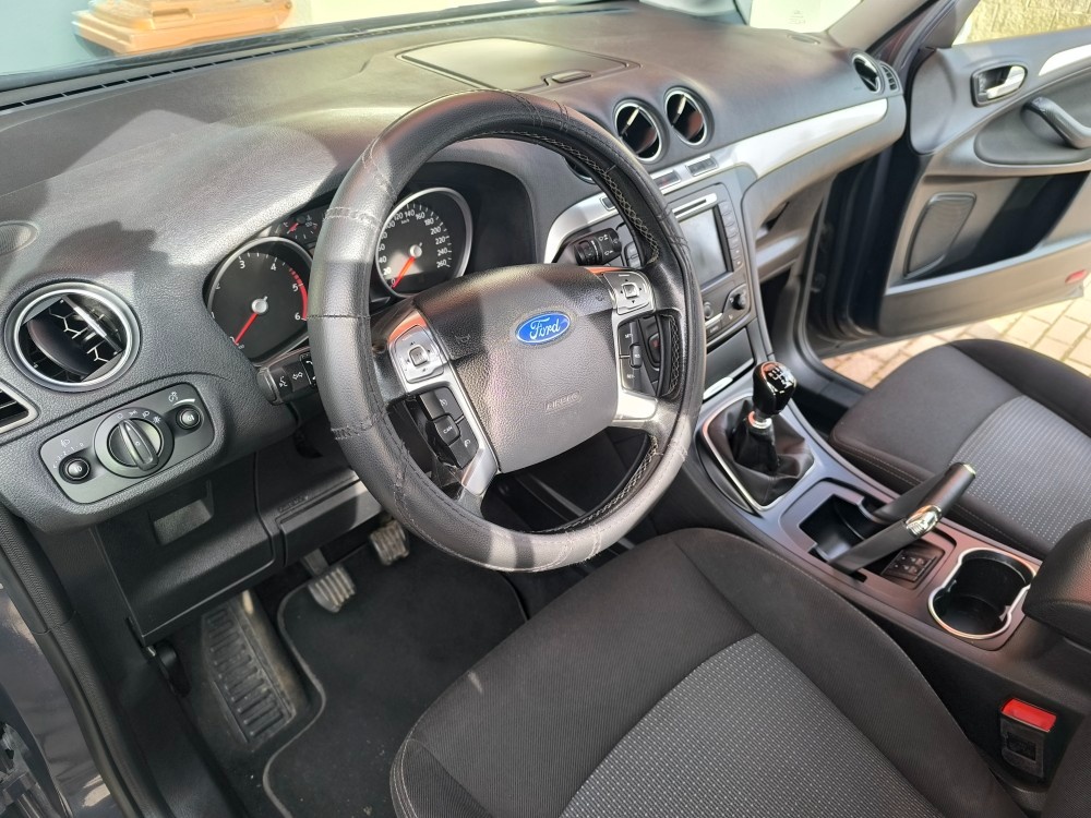 Ford Galaxy 2.0 TDCI + nové zimní pneu. r.v. 2014 - 7