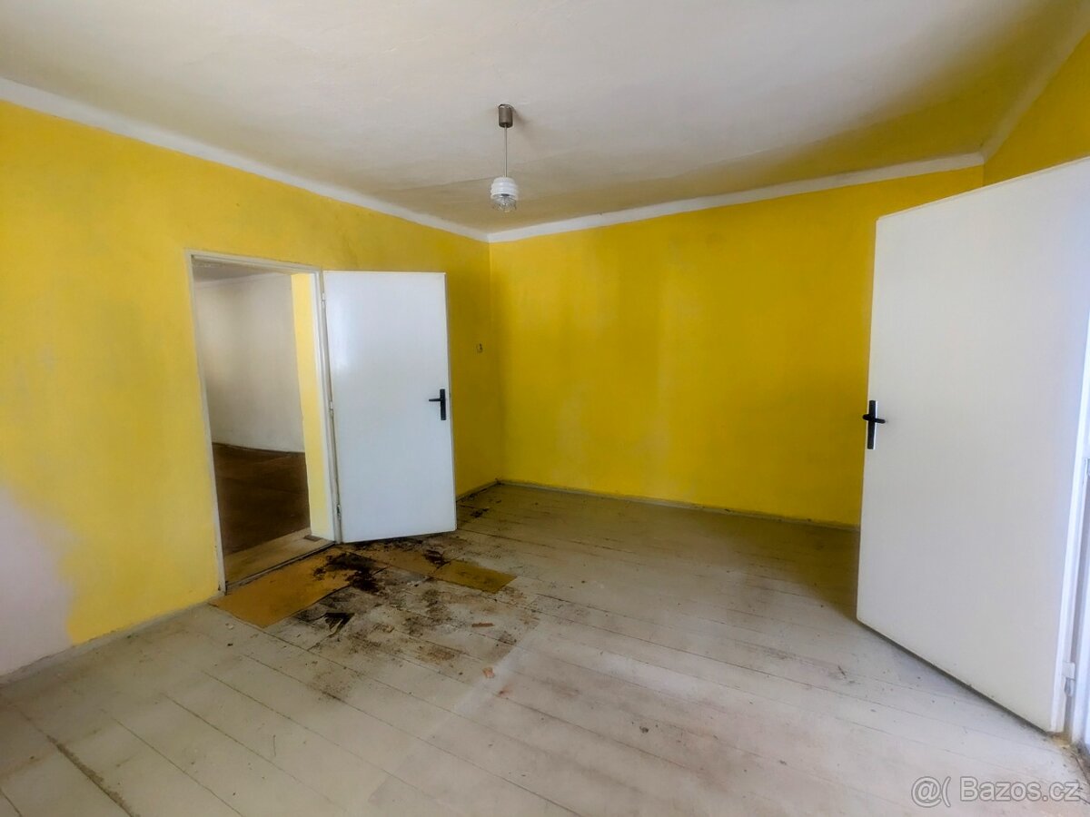 Prodej rodinného domu se zahradou v Uherském Ostrohu - 7