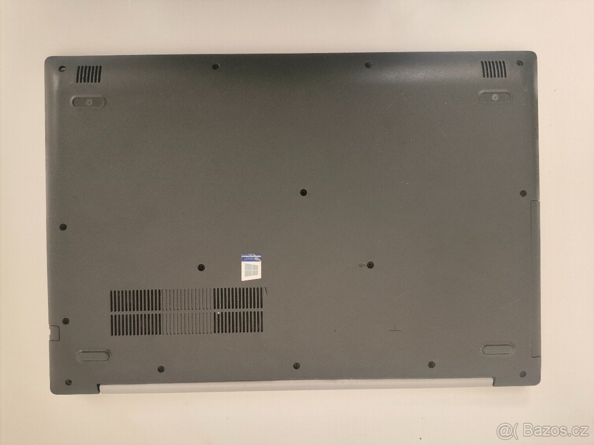 Lenovo 330-17IKB | i5 • 8GB • 256GB SSD - 7