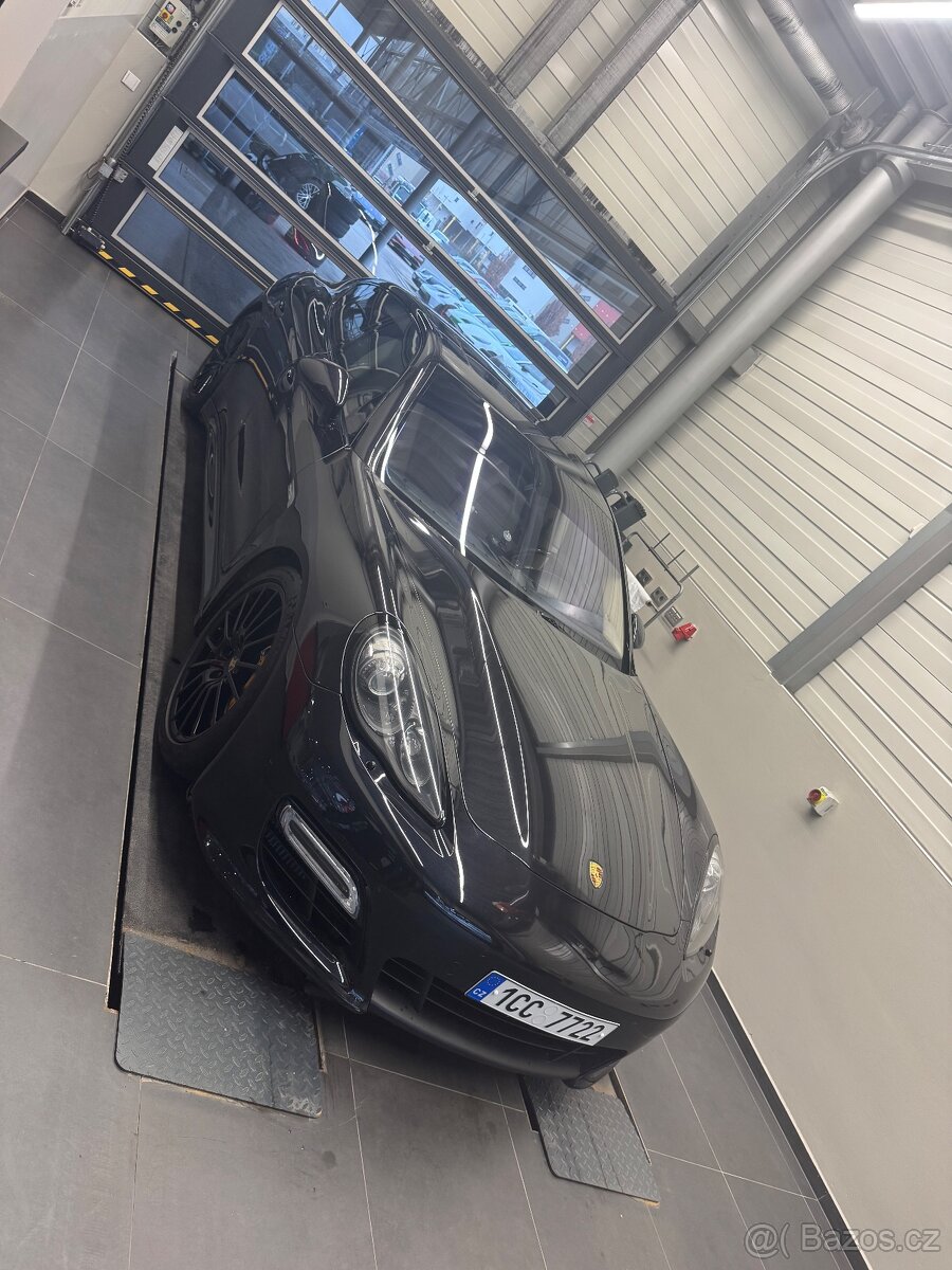 Porsche Panamera turbo S 550ps - 7