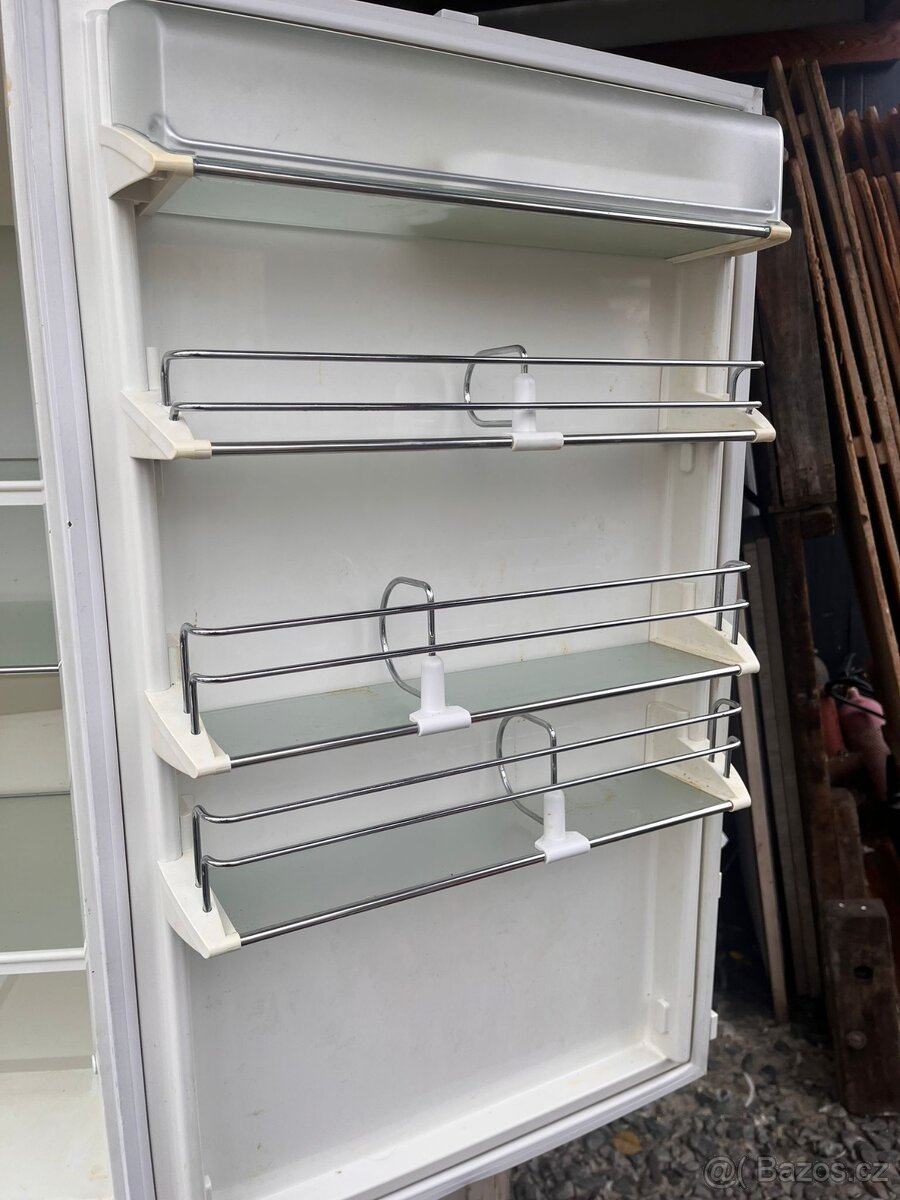 Lednice kombinovaná s mrazákem- LIEBHERR - 7