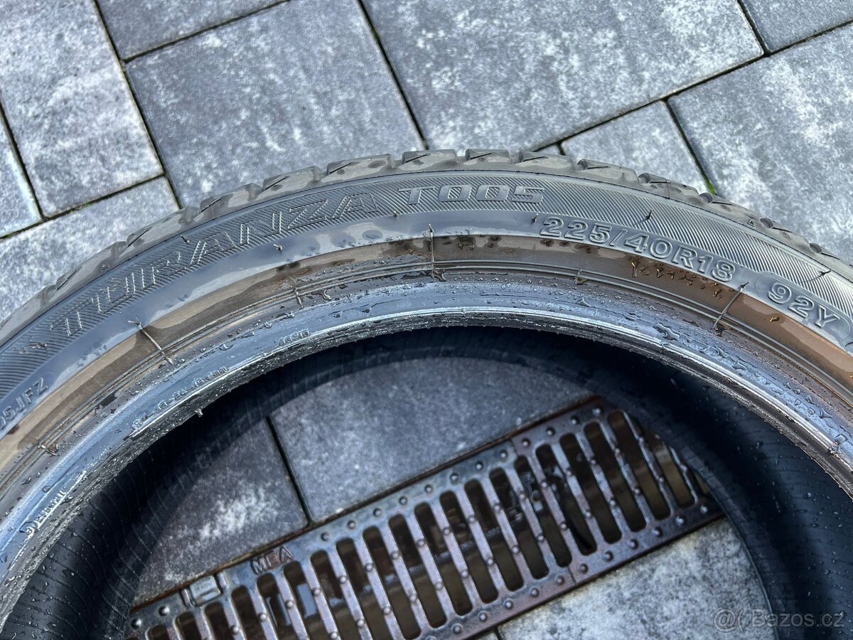 Prodám zánovní letní pneu Bridgestone Turanza 225/40 R18 - 7