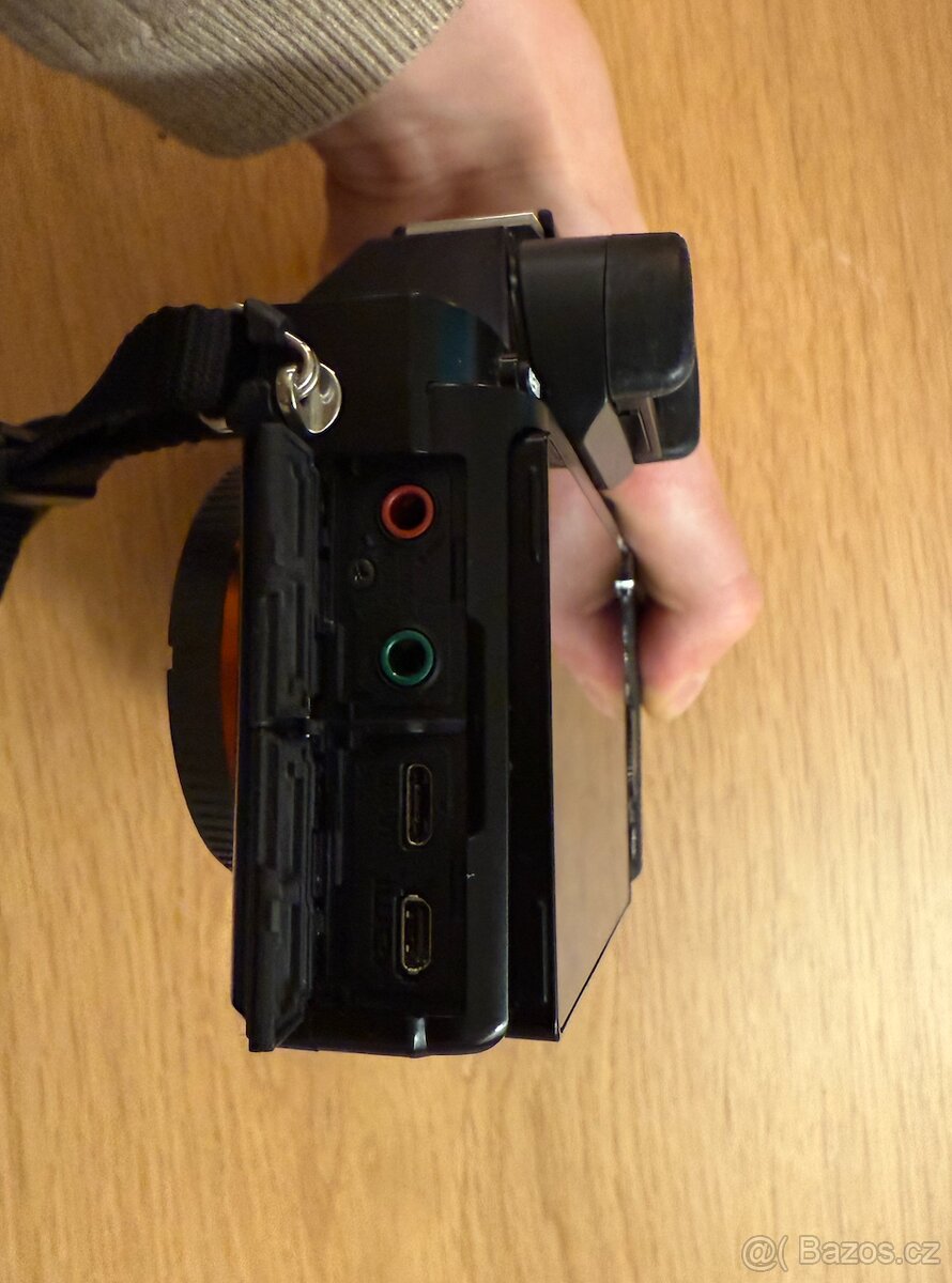 Sony Alpha A7 (ILCE-7) – perfektní stav, pouze 6792 snímků - 7