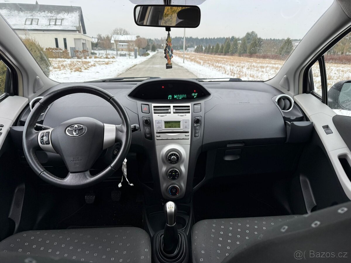 Toyota Yaris 1.Oi - 7