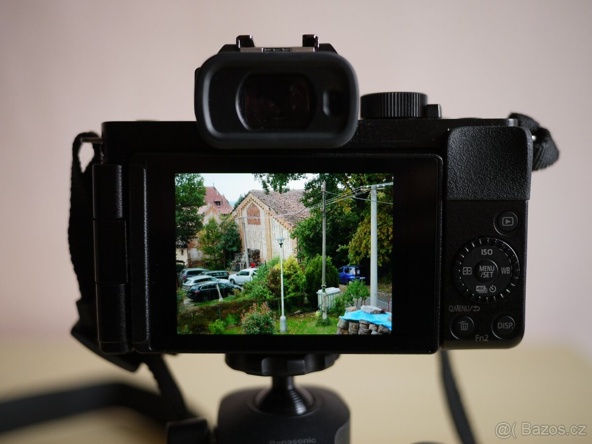 Fotoaparát Panasonic G100+stativ a brašna... - 7