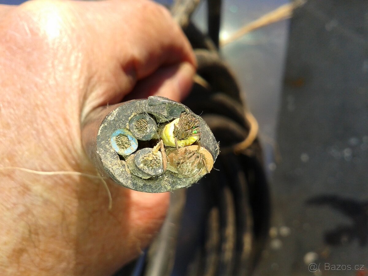 Prodám ohebné kabely na prodlužováky. - 7