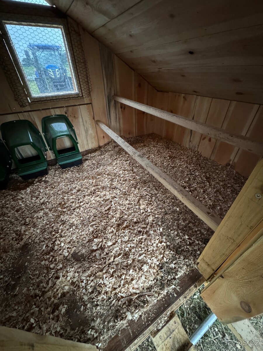 Zateplený kurník pro slepice - 7