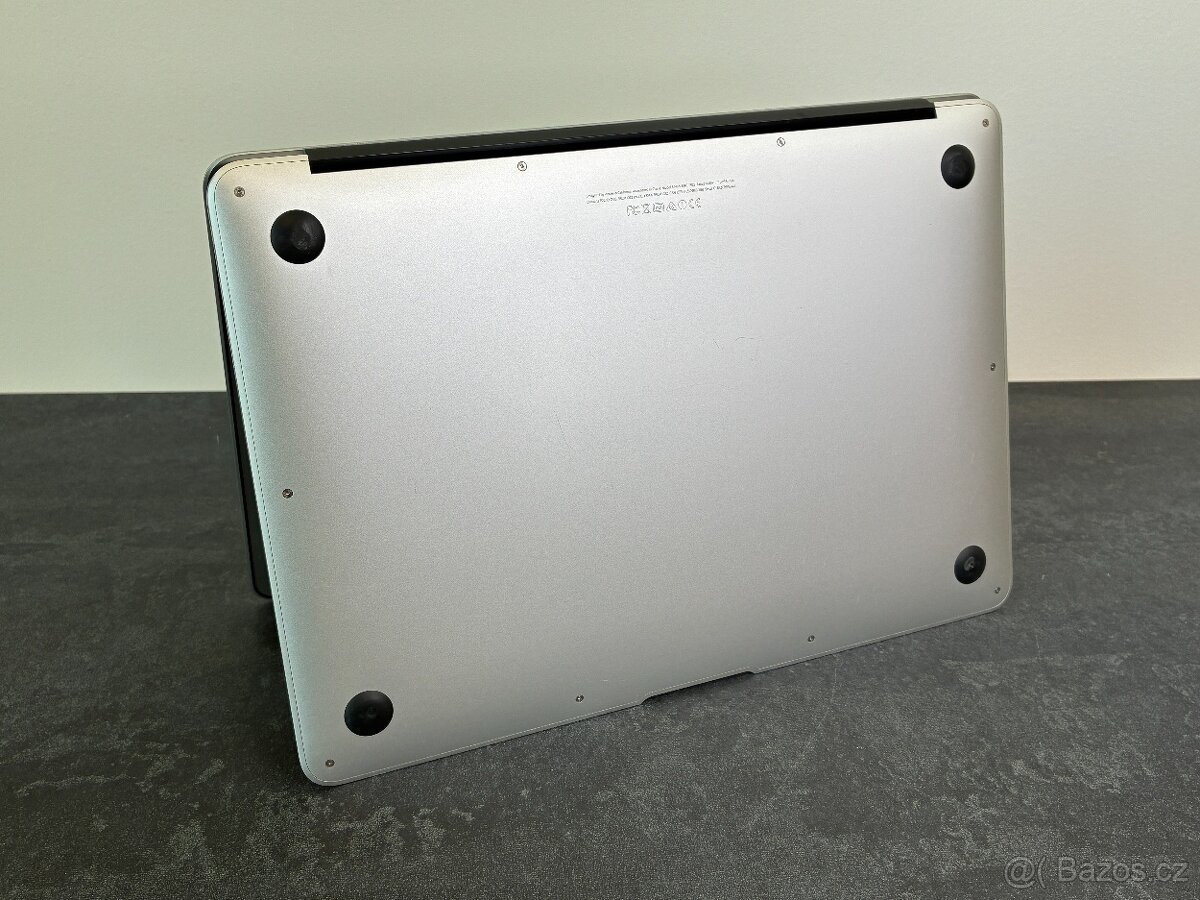 MacBook Air 13'' 2015 / i5 / 4GB / 128GB SSD - DPH - 7