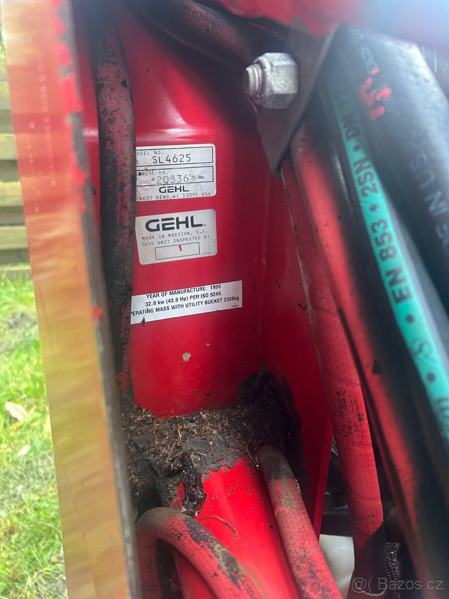 Smykový nakladač Gehl Max 4625 DX - 7