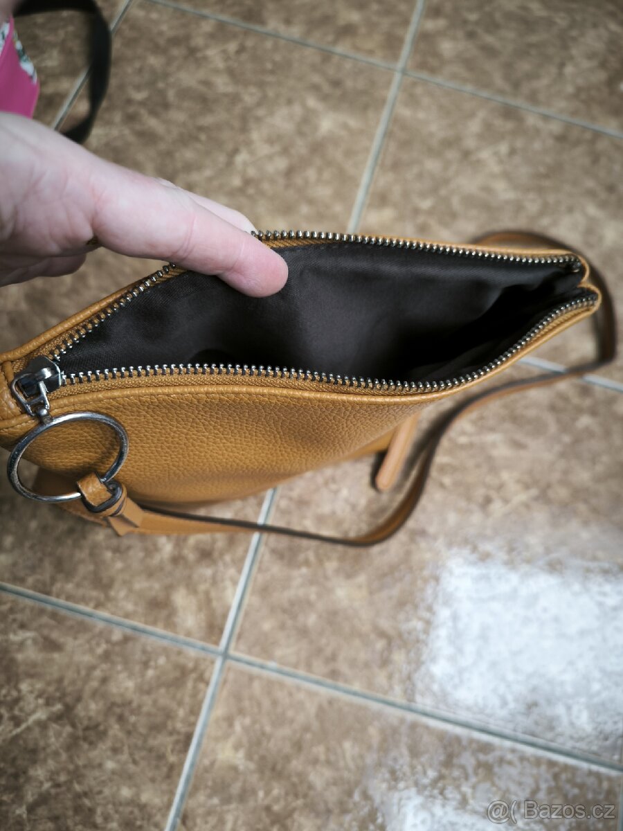 Hořčicově žlutá kabelka - 7