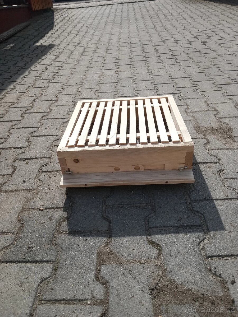 Včelí úly - 7