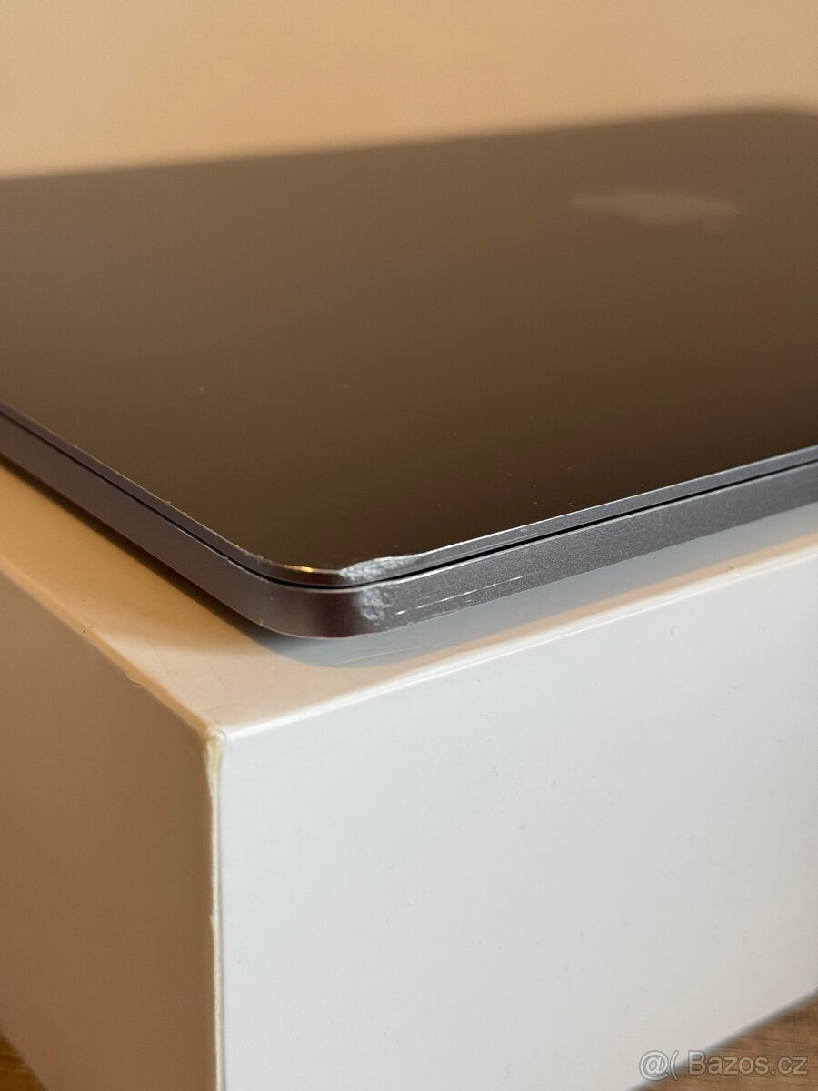 Apple MacBook Pro 2017 kompletní balení - 7