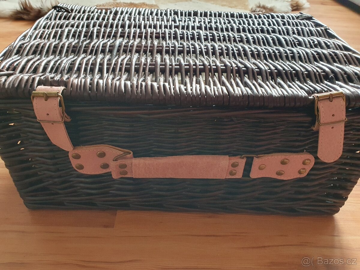 Piknikový koš pro 4 osoby s porcelánovým nádobím - 7