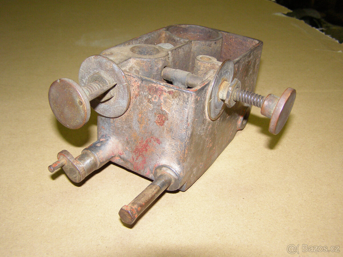 Prodám karburátor z motoru Benz Třebíč - 7