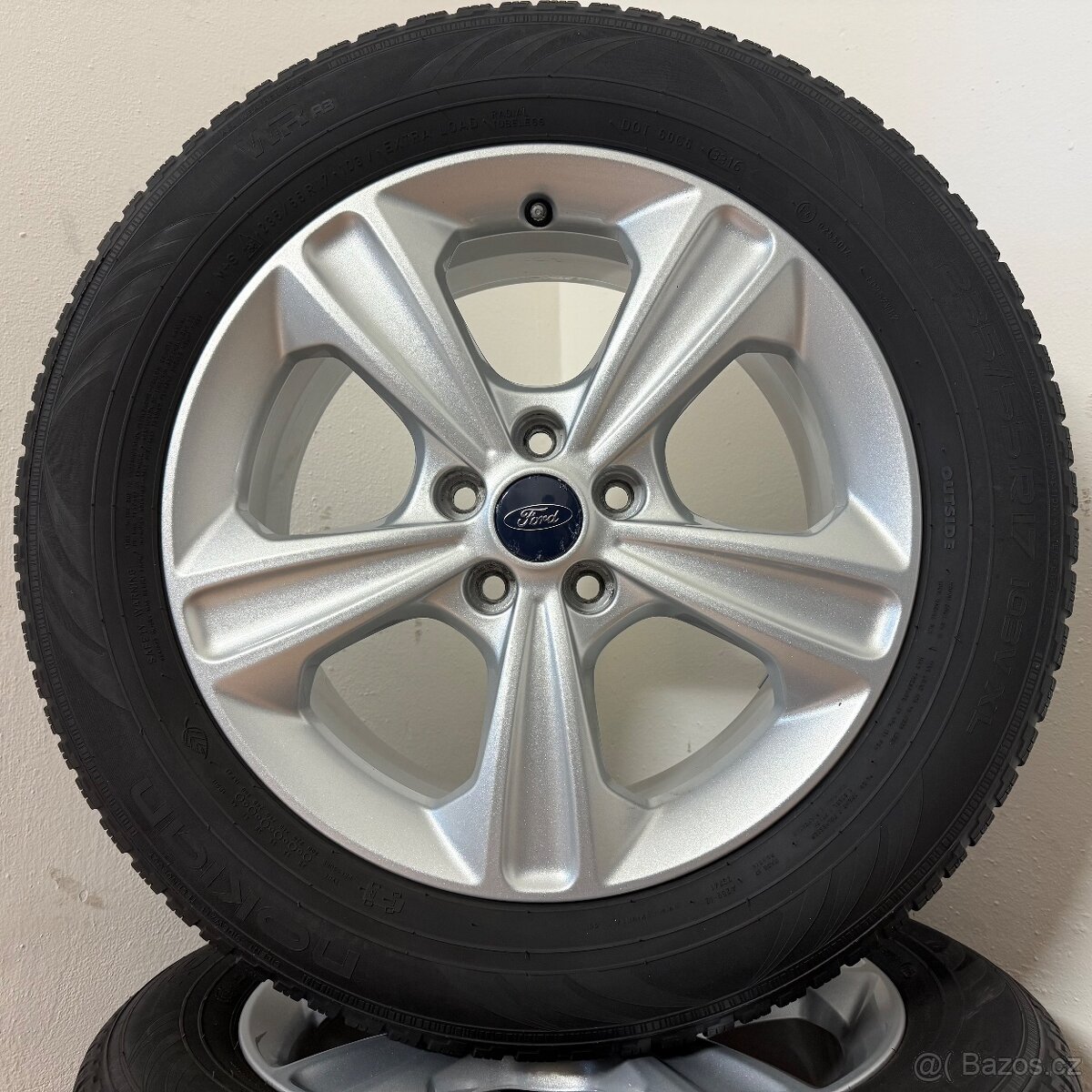 FORD KUGA 5x108 R17 ET52,5+ZIMNÍ 235/55R17 5/4mm - 7
