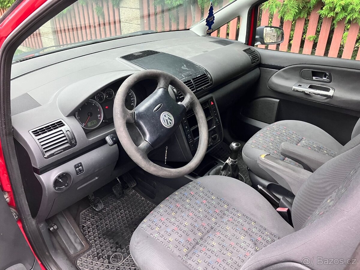 VW Sharan - 7