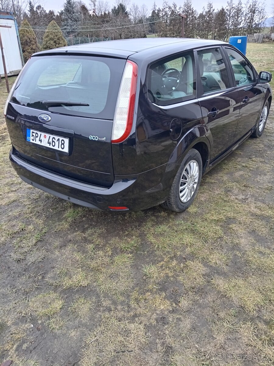 Prodám ford focus 1.6 tdci 80 kW. R. V. 2009 - 7