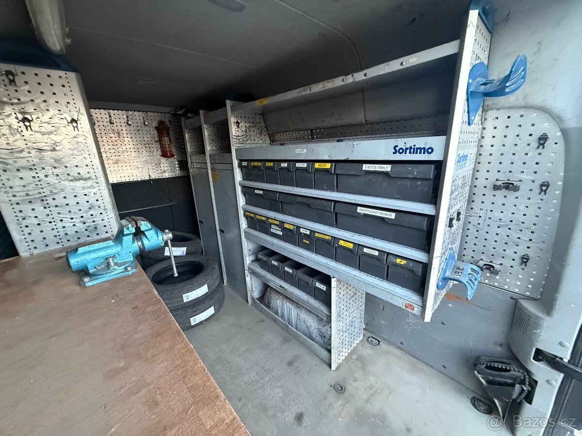 MB Sprinter 516 4x4 dílna + 6 místné - 7