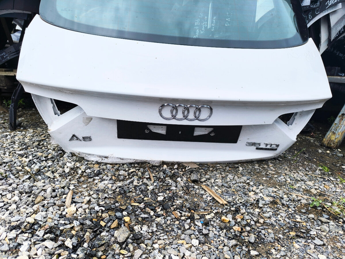 Audi A5 2.0. TDI náhradní díly a dveře. - 7