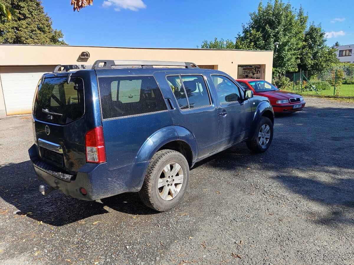 Nissan Pathfinder 2005 - 7