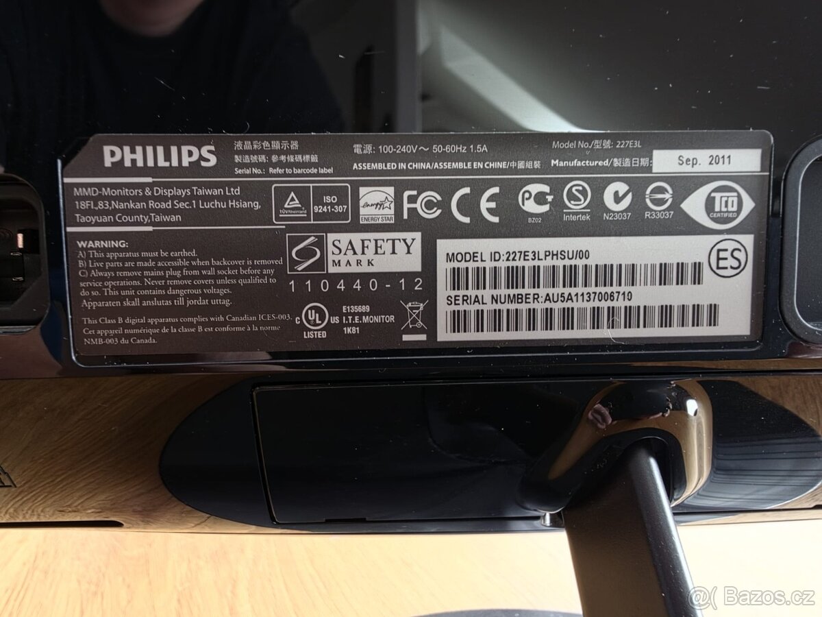 Starší PC bez HDD/SDD + Monitory - 7