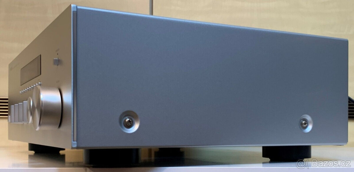 YAMAHA R-S500 Stereo FM/AM Receiver/ SUBWOOFER OUT - 7