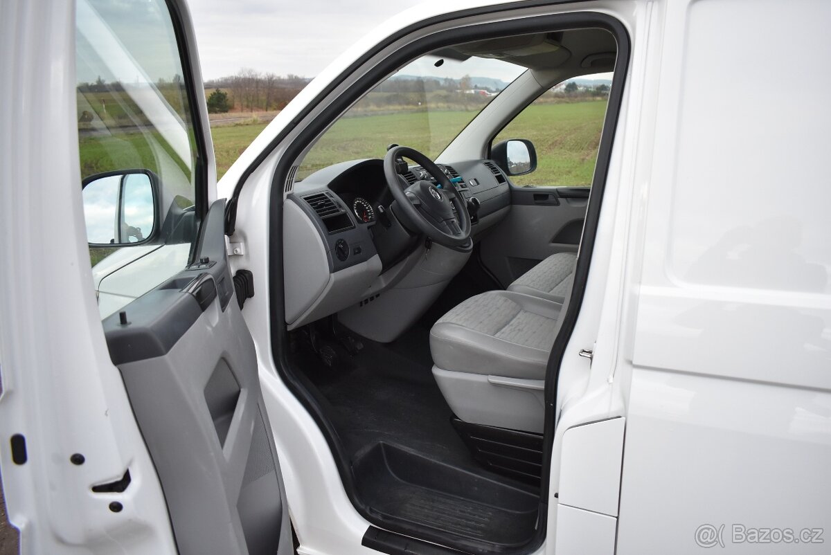 VOLKSWAGEN TRANSPORTER 2,0TDI 300 520 KM,AC,TAŽNÉ,TOP - 7