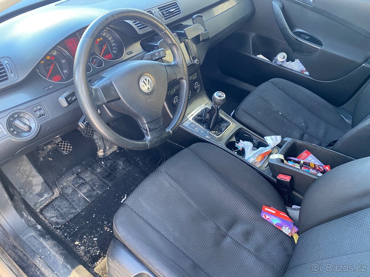 VW PASSAT B6 1.9 TDi ČERNÁ METAL DÍLY - 7