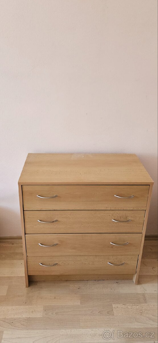 Šatní skříň a komoda - 7