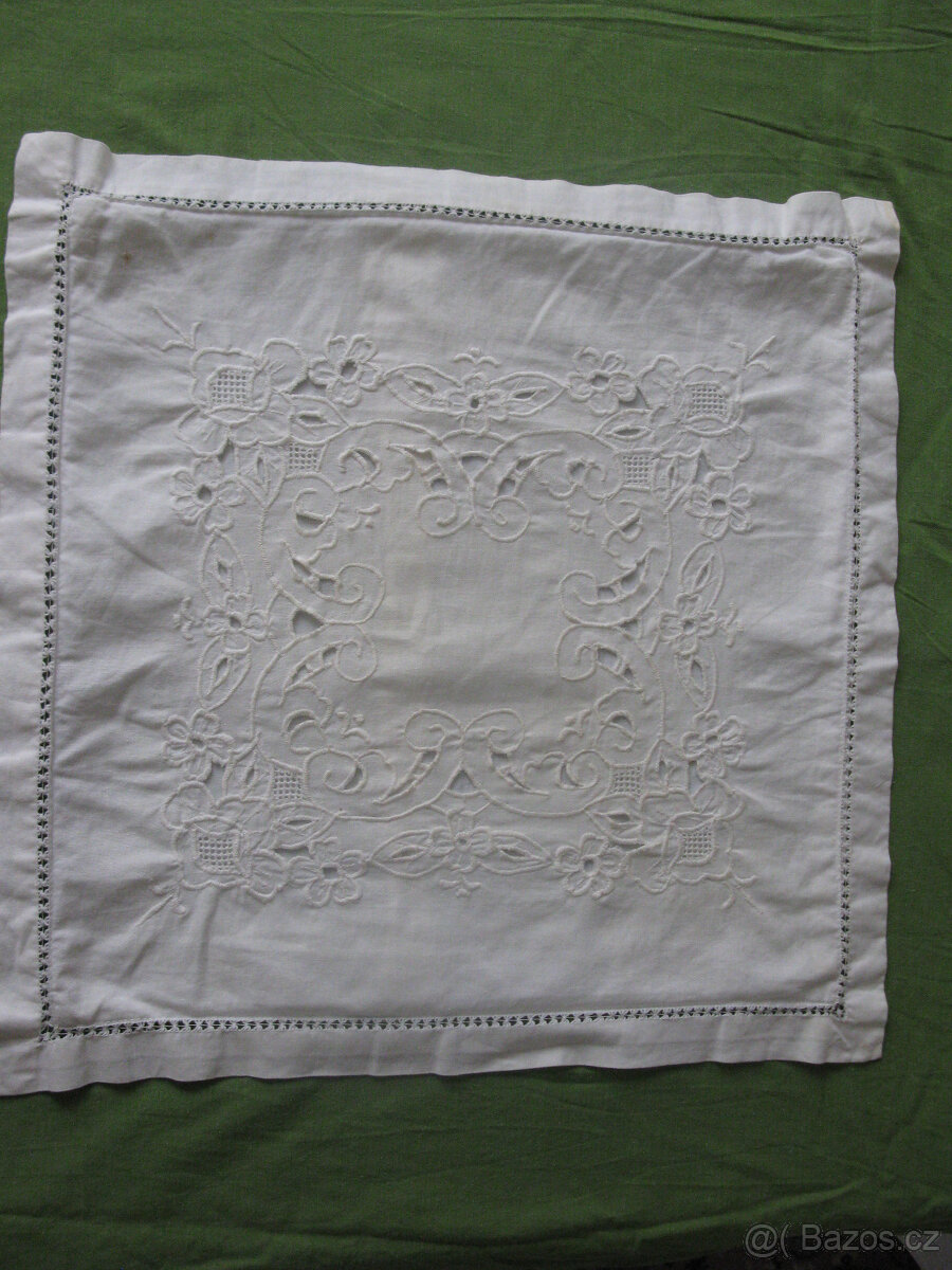 Na chalupu 6 fotek retro háčkovaný dečky +vyšívané dečky - 7