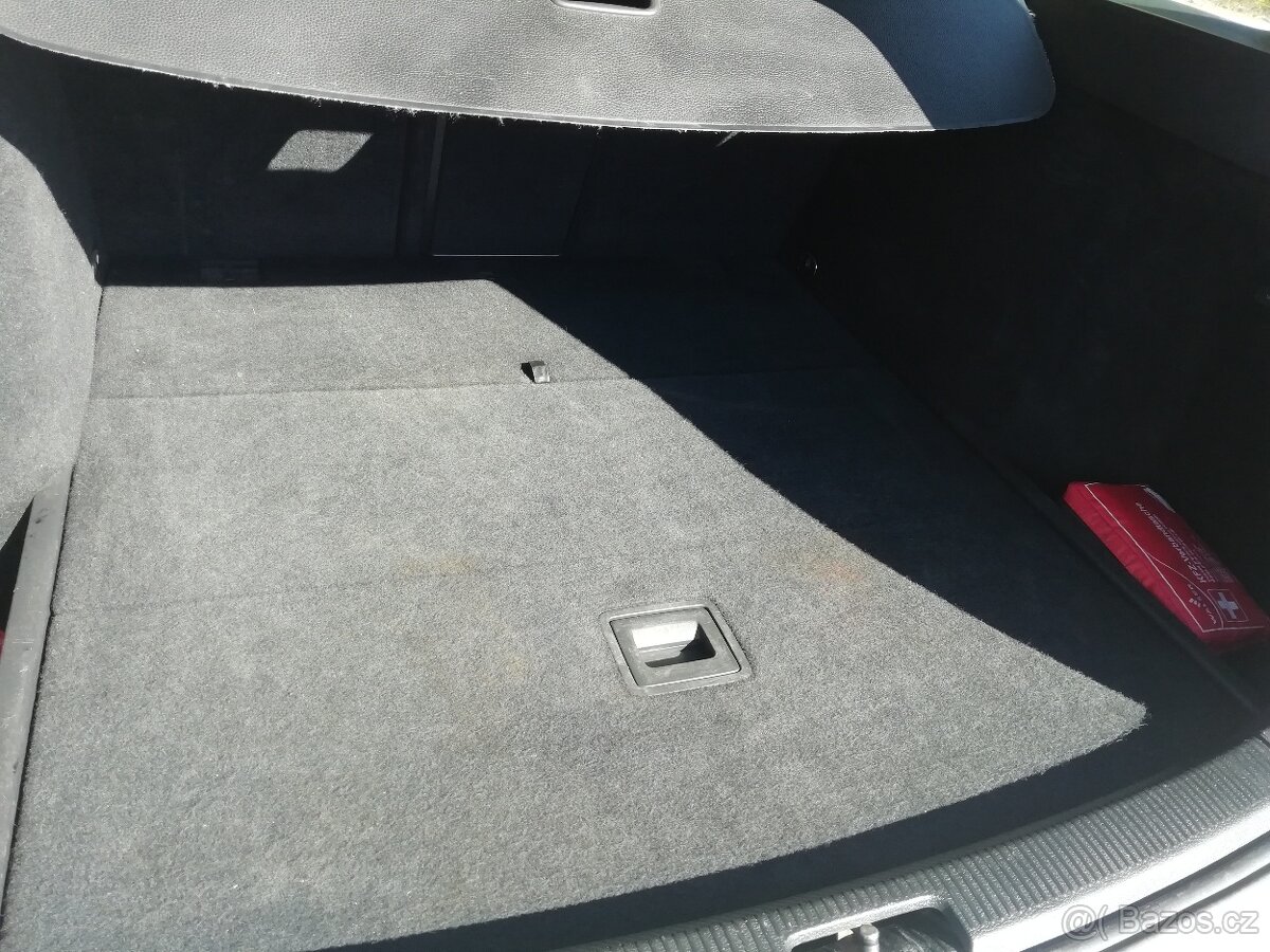 VW Golf 6 kombi 1,6 Tdi 77 kw - 7