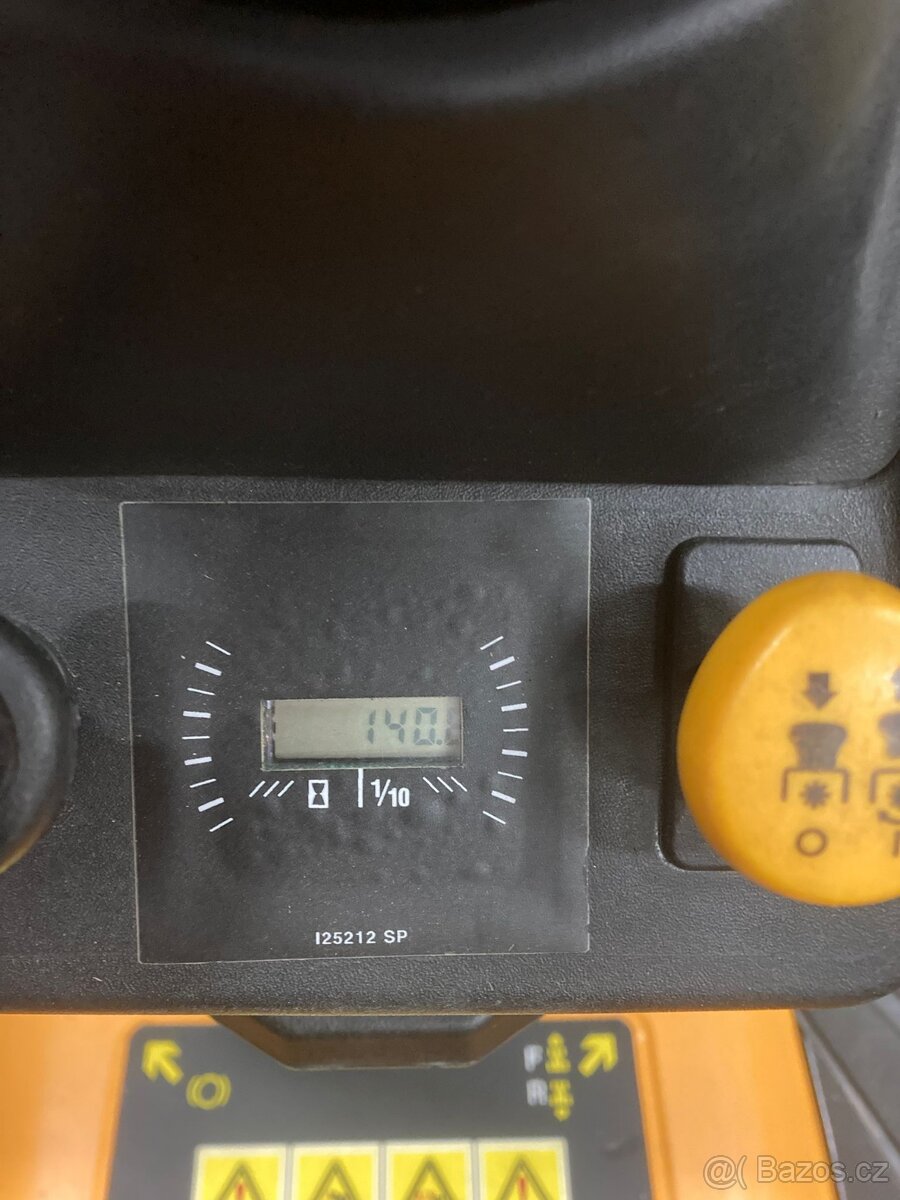 Traktor Cub Cadet XT1 OR106 - 7